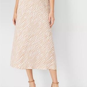 Ann Taylor Tan and Cream Patterned Midi Skirt
